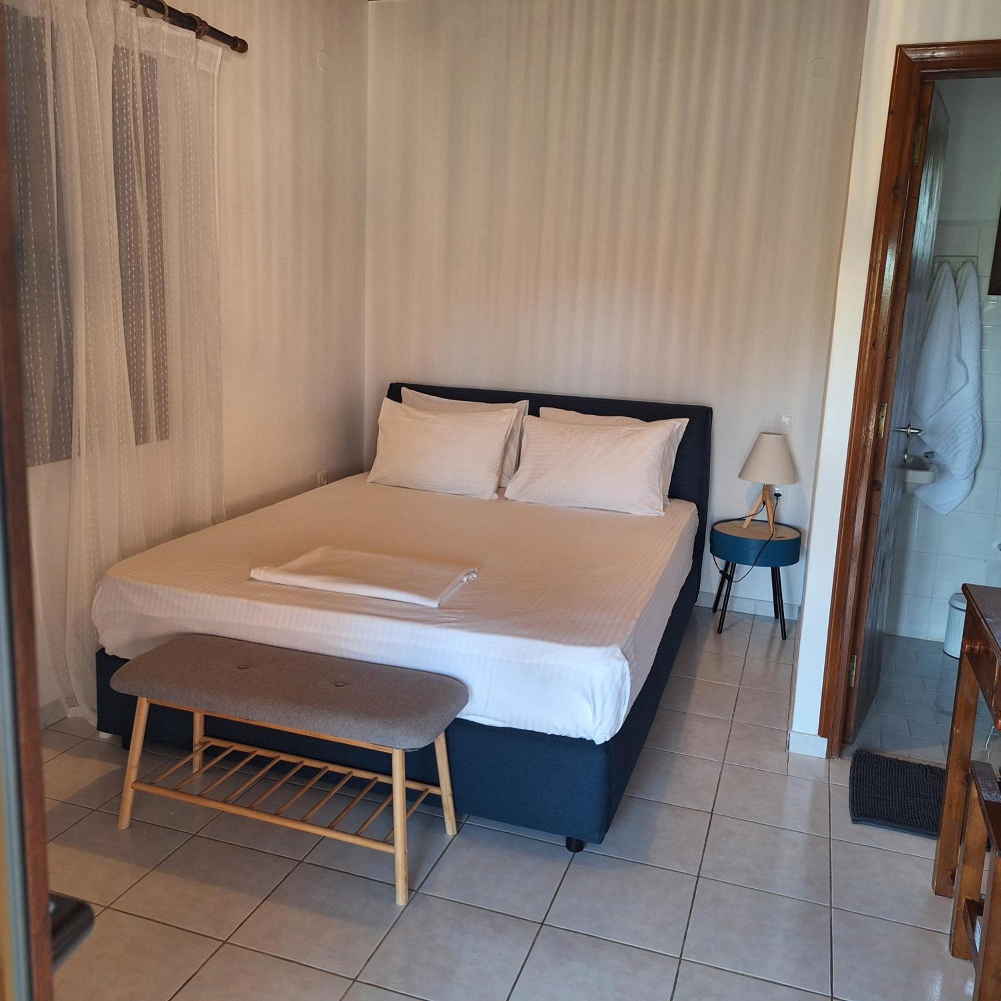 Areti Apartment Afra Екстер'єр фото